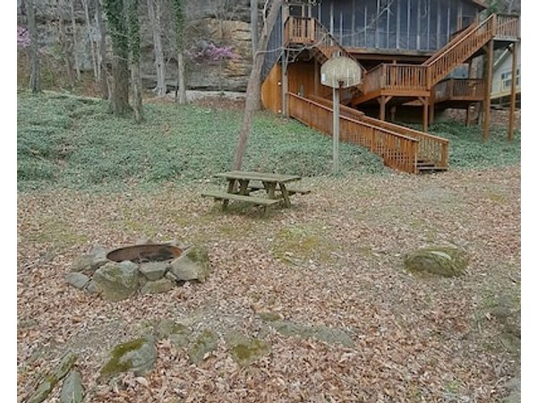 Serene Lakefront Cottage Home Relax And Enjoy! Walk Right To The Water.