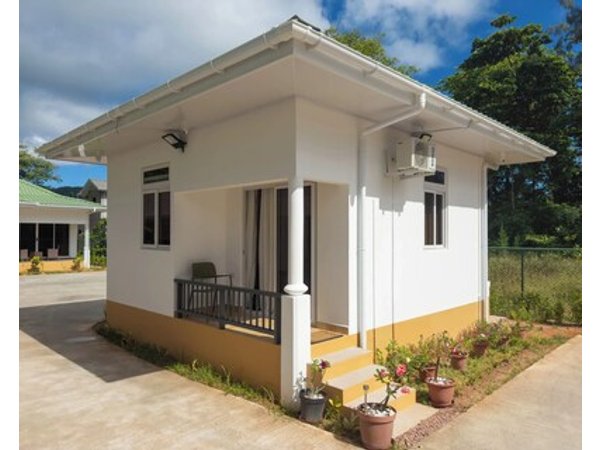 Macmillans Holiday Villas