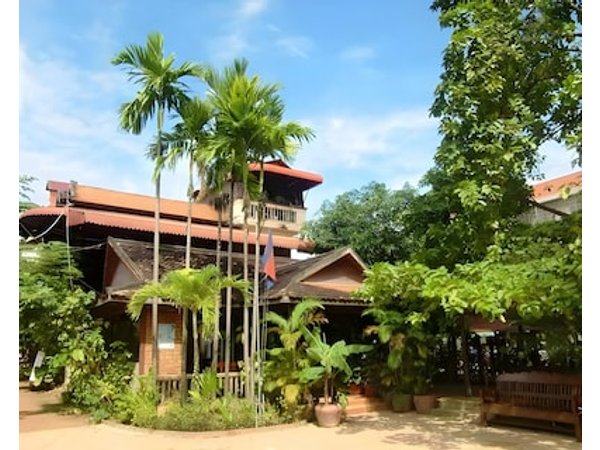 Garden Village Guesthouse & Pool Bar