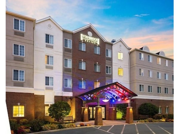 River View Suite Just A Stroll From The University Of Rochester + Free Breakfast