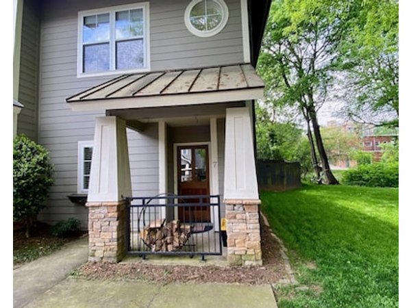Updated Cottage 1 Bedroom 2 Guests Close To Everything Downtown