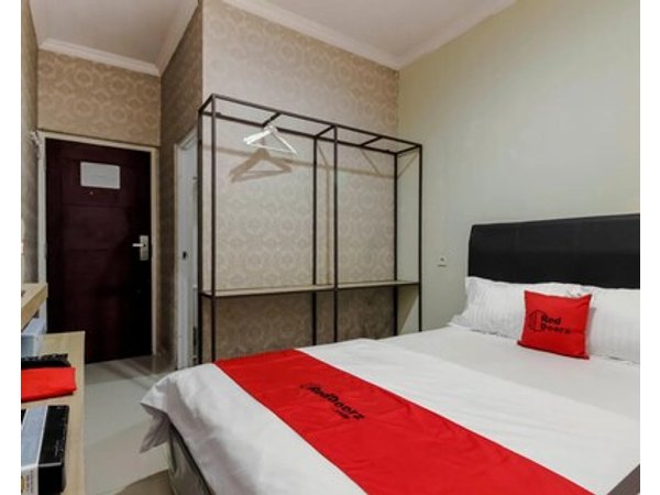 Reddoorz @ Lippo Cikarang 2