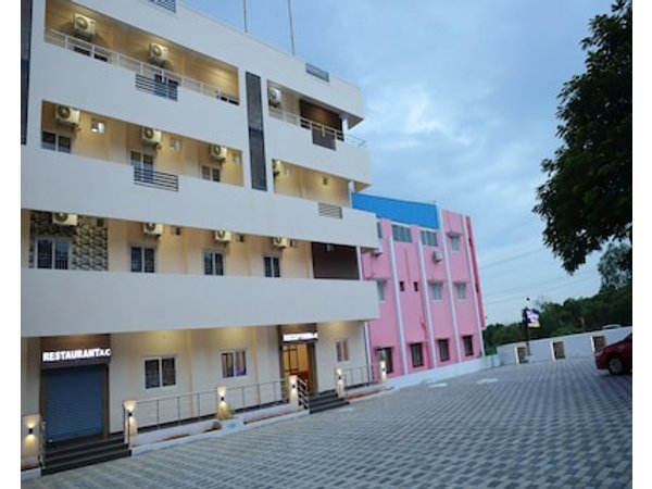 Hotel Suryaa Grand