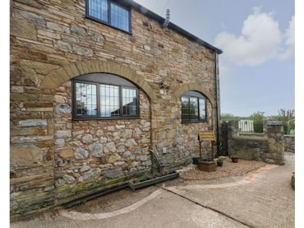 The Coach House Romantic Character Holiday Cottage In Trelawnyd