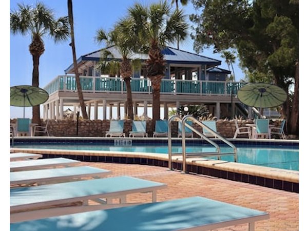 Serene Getaway w/Balcony - Access to Adventure & City Excitement Beach Escape