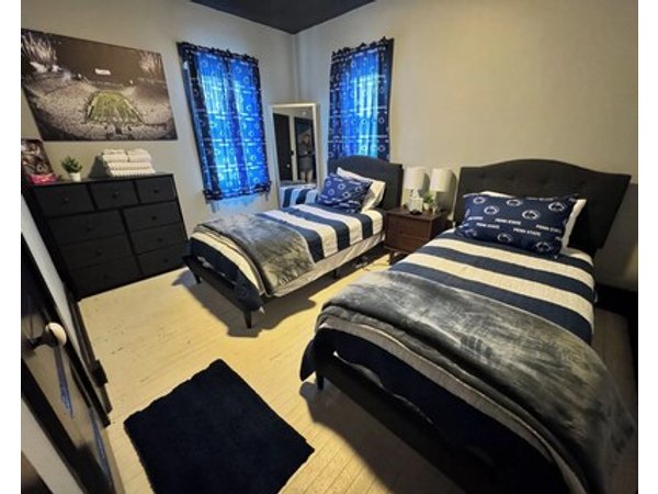 Stylish Historic Getaway And 2 Blocks From Waterfront. 13 Minutes From Stadium