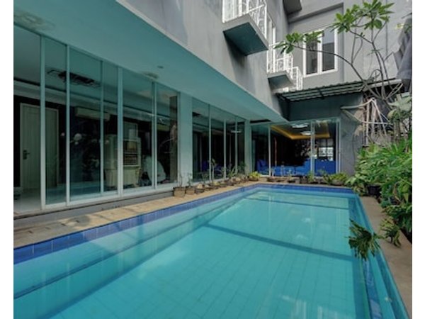 Hotel Bunga Bunga