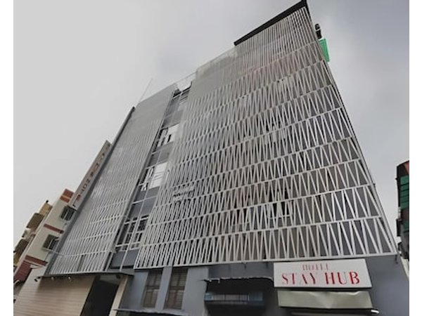 SilverKey Executive Stays 38545 Stay Hub Park Street