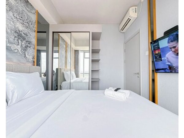 Nice And Comfortable Living 1br At Grand Sungkono Lagoon Apartment