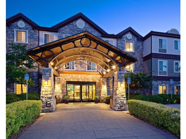 Suite Just Minutes From Napa Valley Wine Country | Outdoor Pool Hot Tub + Gym Access