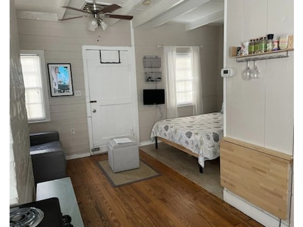 Tiny Cottage 537: Renovated Studio In Historic District Owner