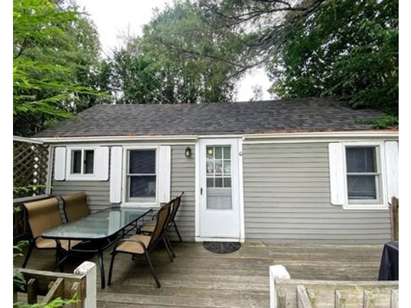 Cozy Maine Cottage with Outdoor Dining & Modern Comforts near Camden