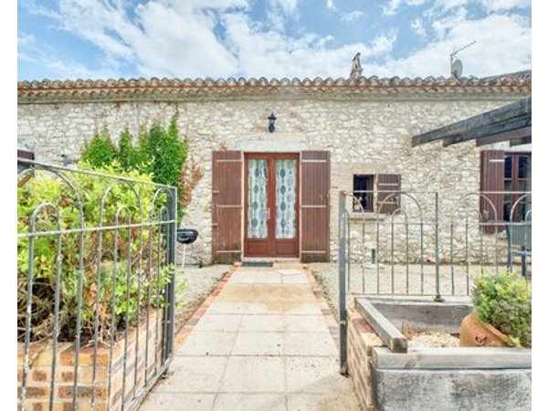 Le Chai – Family Cottage with Pool and Jacuzzi on 12 Hectares near Bergerac