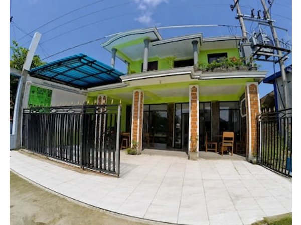 OYO 95309 Ijen Homestay