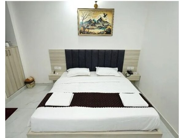 Hotel Finch Grand by Revaantra