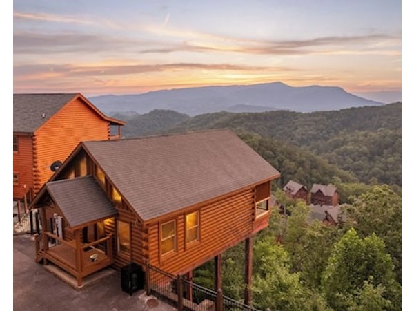 New Incredible View! Hot Tub! Jacuzzi! Romantic Getaway! Min To Pigeon Forge