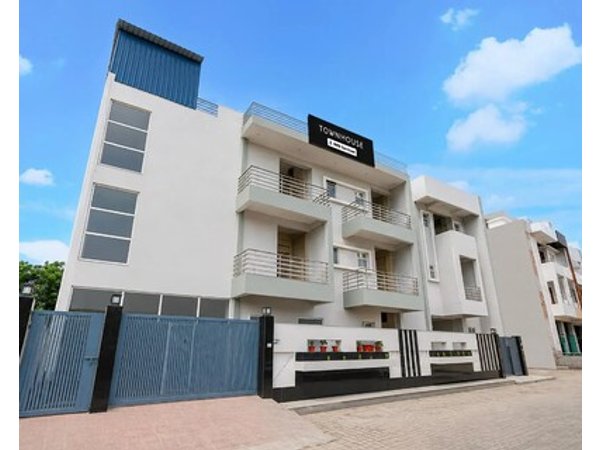 Townhouse Amity University Road Lucknow Formerly Pine Villa