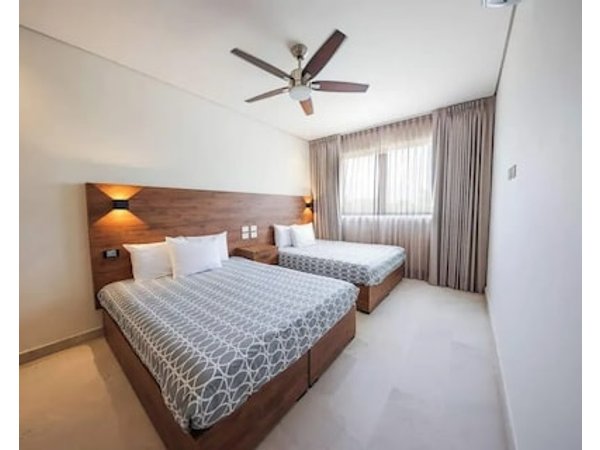 Flamingo Apt: Relaxing Getaway & Roof Pool