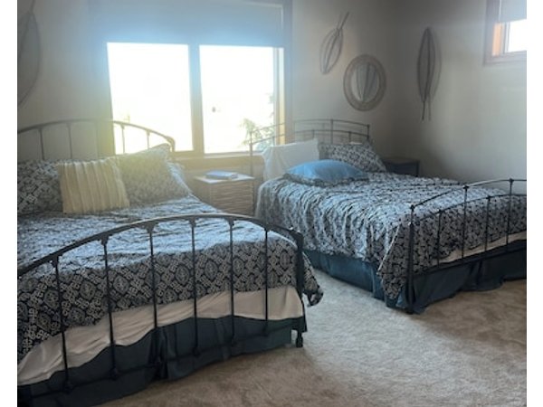 Romanic Getaway! River Front Property with View of the Columbia River
