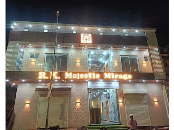 R K Majestic Mirage 5 MINUTES FROM RAILWAY STATION