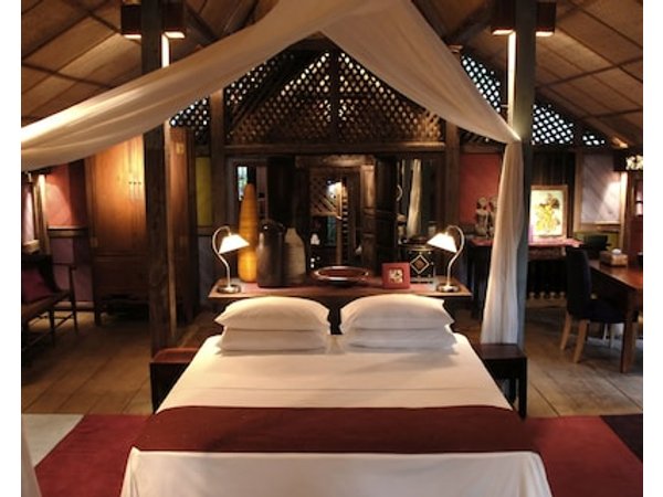 Bon Ton Antique Wooden Villas