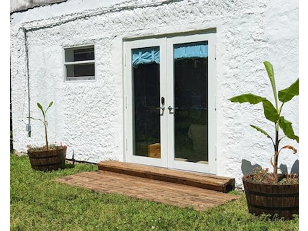 100 Year Old Cottage & Gardens in Heart of Miami
