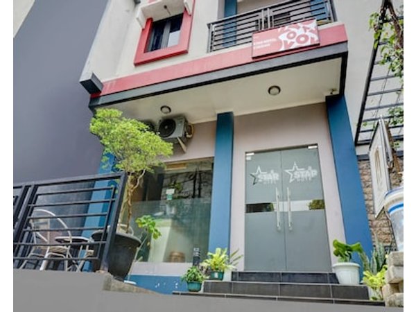 Star Hotel Jaksa Mitra RedDoorz