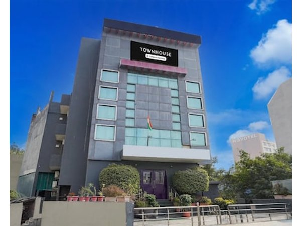 Townhouse Singapore Mall