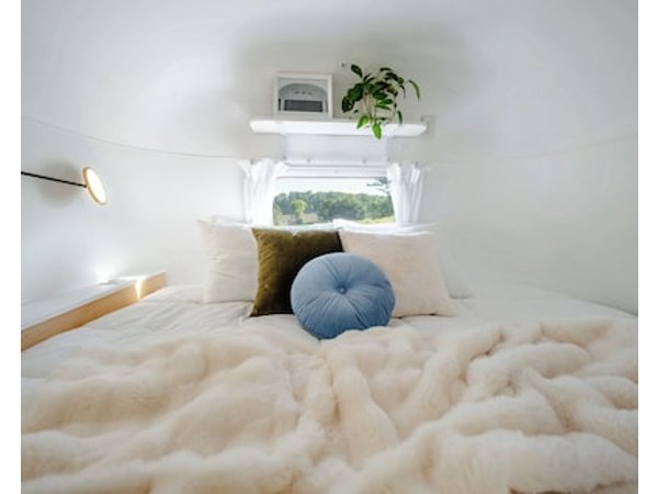 Unique Argosy Airstream Caravan W/hot Tub