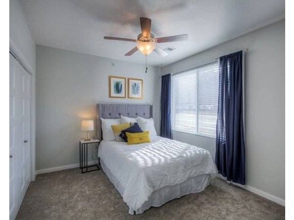 Cozy 2-bedroom Condo In Urban Omaha With Designated Parking