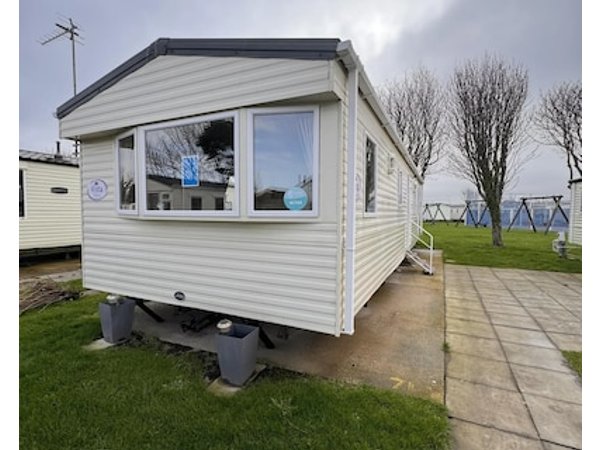 3 Bed Caravan - Sleeps 8 - Pet friendly Parking
