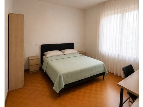 Private room in Mestre with direct bus to Venice