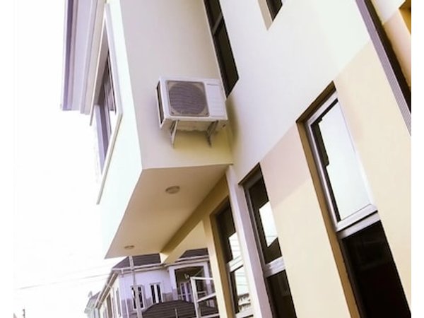 Stunning 3-bed House In Lagos