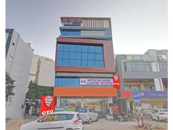 OYO 84999 Hotel SKS Grand Luxury Rooms