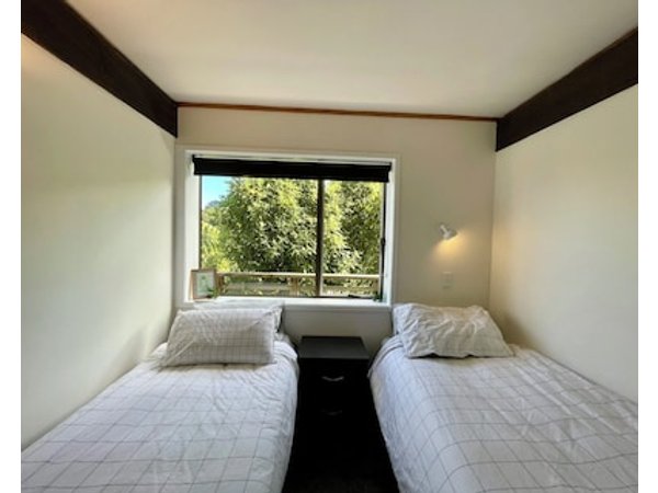Private 3brm Cottage W/i Sea View N Bush + 2km From City