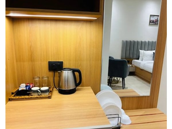 Zoneout Luxury Stay Apartment at Omaxe Hazratganj