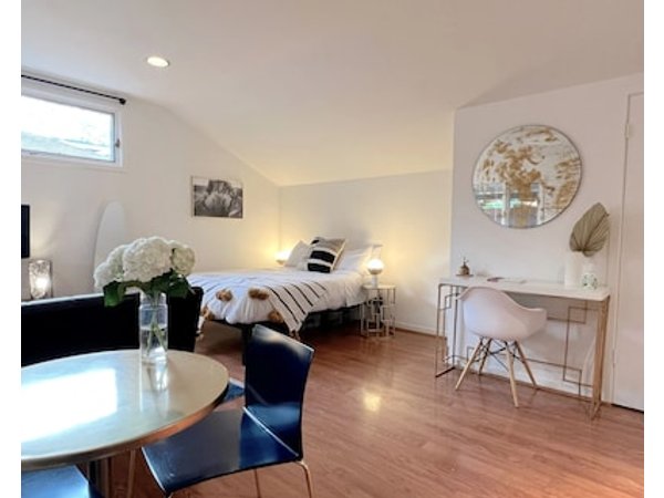 Palo Alto Cottage: Privacy Comfort & Convenience