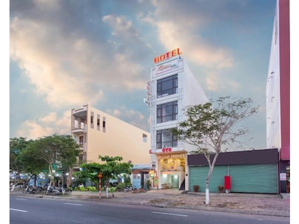 ROSE HOTEL