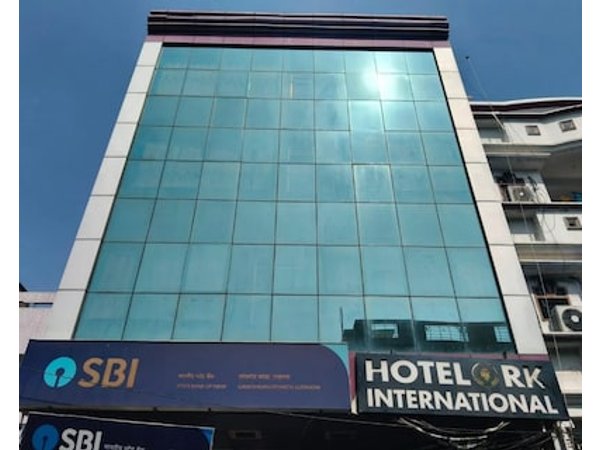 RROOMS R K International - Near Charbagh Station