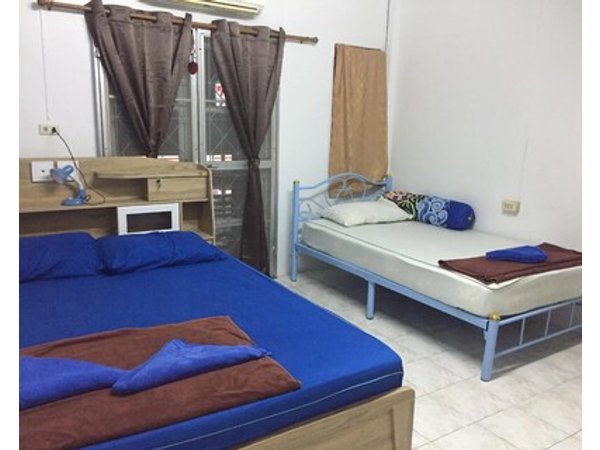 Noot's Bar And Guesthouse