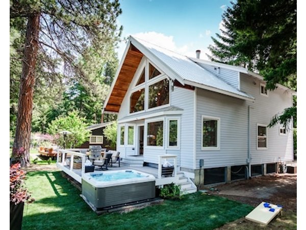 Romantic Getaway With Hot Tub And View! Snuggle Inside...come Relax…enjoy!