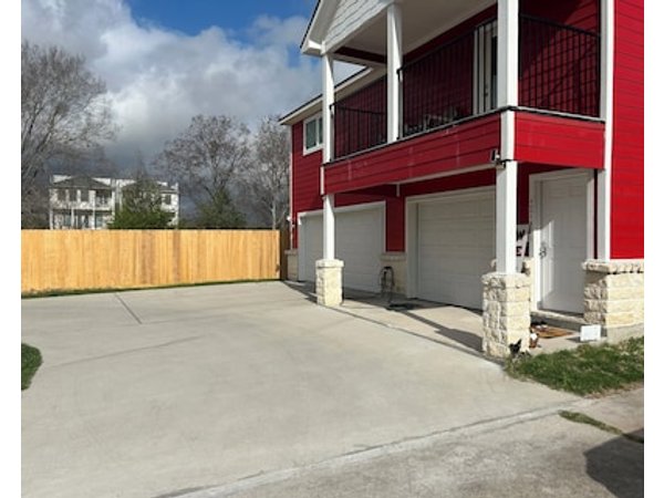 Red Barn Loft Cozy 2-bedroom Apartment With Ac Wifi In Charming Houston