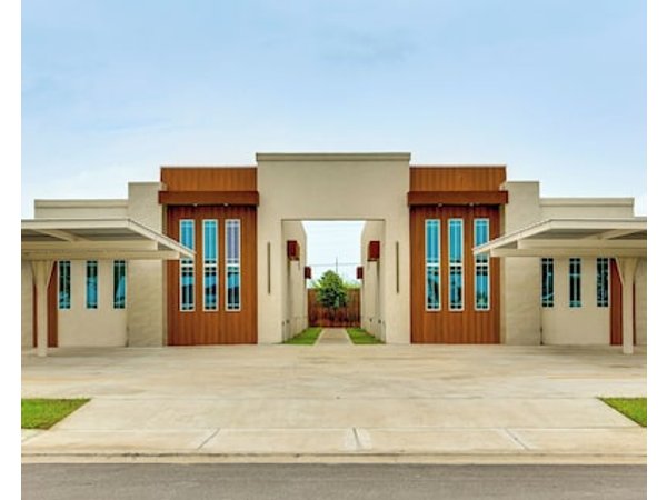 Modern Getaway w/ Private Patio & Grill in McAllen