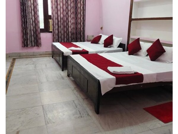 Shree Paying Guest House