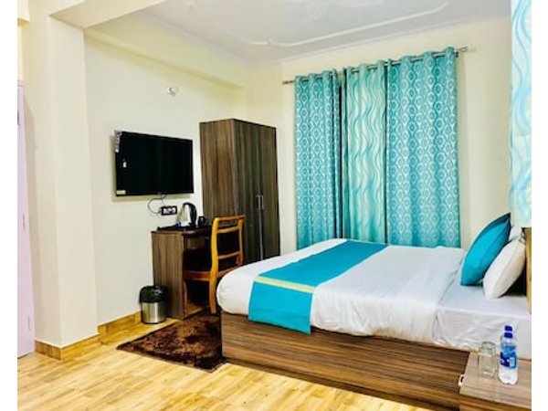 Stayenest Mashobra With Balcony View