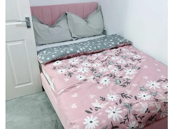 Ellas Staysn3 Bedroom Detached house in Farnworth Bolton Greater Manchester.