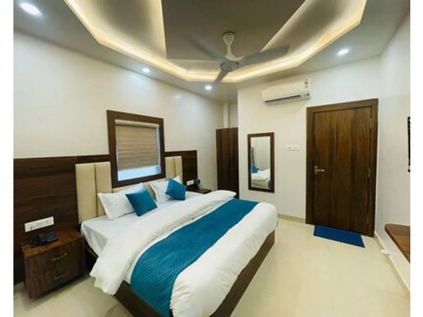 Shree Madhav Hotel