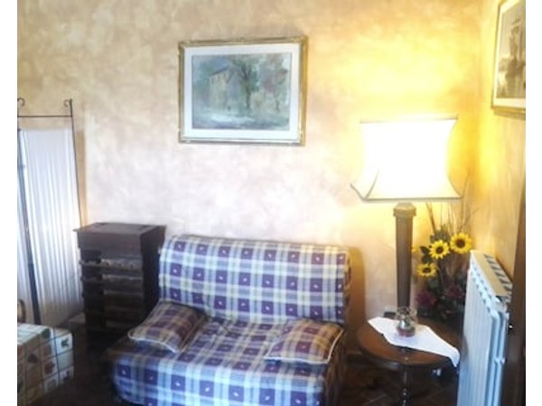ONE-ROOM FLAT 3 KM FROM SAN GIMIGNANO