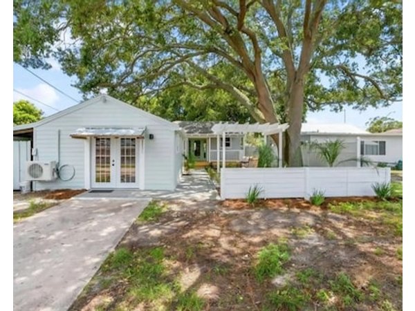 Peaceful Cottage With Ac In St. Petersburg - Close To Everything!