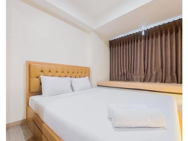 Homey And Cozy Living Studio At Collins Boulevard Apartment